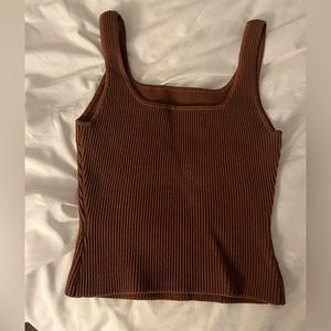 Aritzia sculp tank cropped